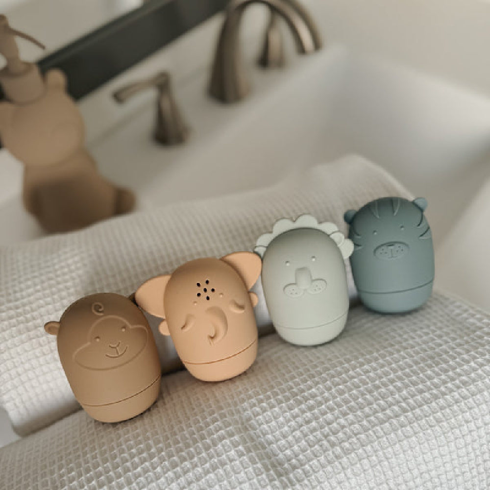 Nouka Land Safari Animal Bath Toys